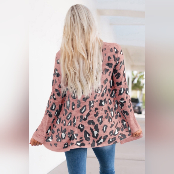 Women's Dusty Pink Leopard Printed Long Sleeve Cardigan - Picture 2 of 3